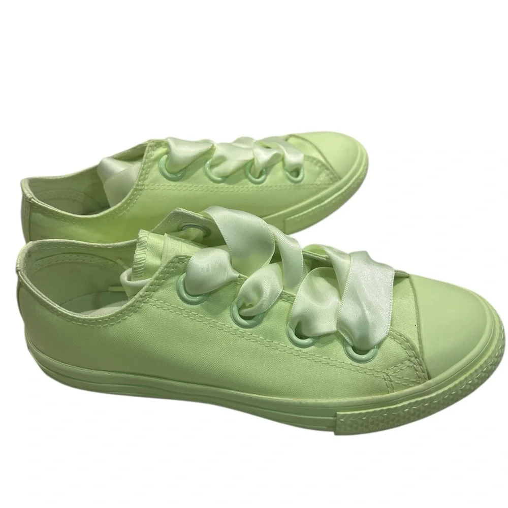 CONVERSE Ctas Big Eyelets Ox in Barely Volt